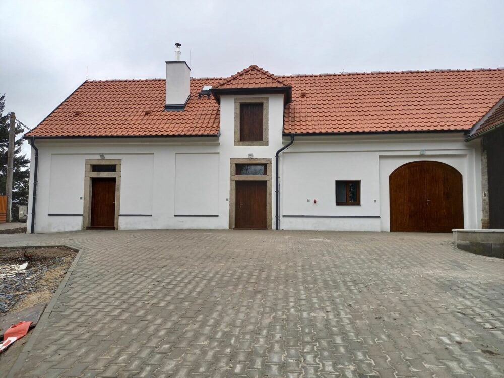 Rekonstrukce hospodářského objektu sídla polesí Dolní Břežany 2023